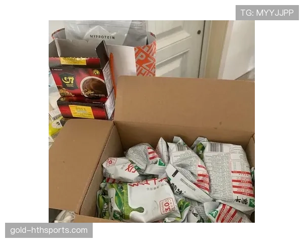 凯恩家冰箱里塞满蛋白粉，连孩子零食都是低脂的