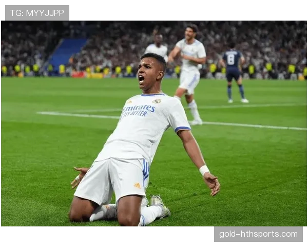 本泽马如何从背锅侠蜕变为伯纳乌之王：生涯逆袭的关键转折与能力进化